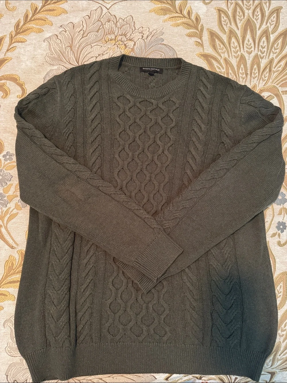 Banana Republic Men's Olive Green Cable-Knit Crewneck Sweater